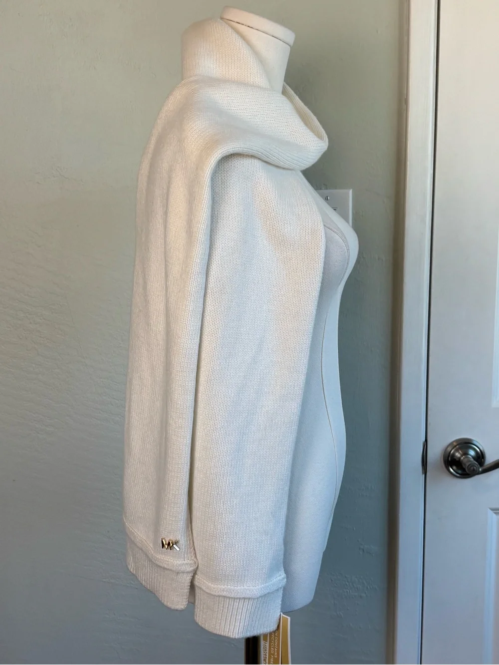 Bundle 2/$30! NEW MICHAEL Michael Kors Cream Knit Logo-Accent Scarf